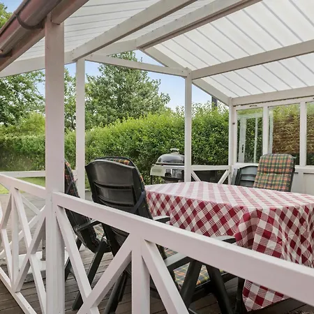Dom wakacyjny 2 Bedroom Beautiful In V Esbjerg