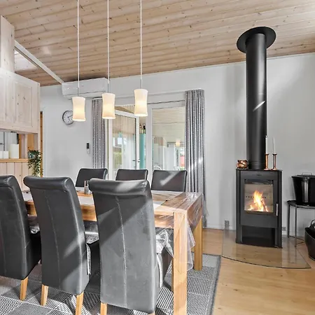 2 Bedroom Beautiful In V Esbjerg