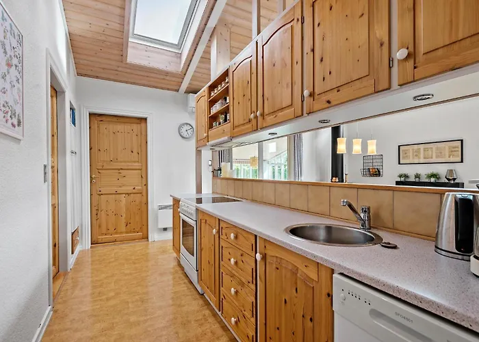 2 Bedroom Beautiful In V Esbjerg